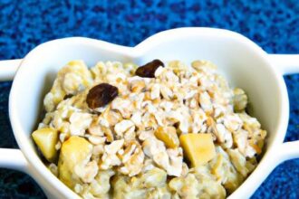 Keto Hemp Heart ‘N’Oatmeal’: A Creamy Low-Carb Delight