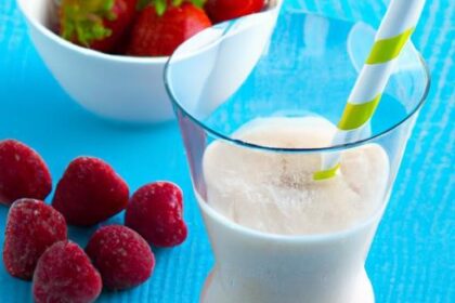Creamy Keto Smoothies That Taste Just Like Milkshakes