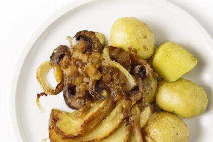 Savory Roasted Onion and Potato Hash: A Flavorful Twist